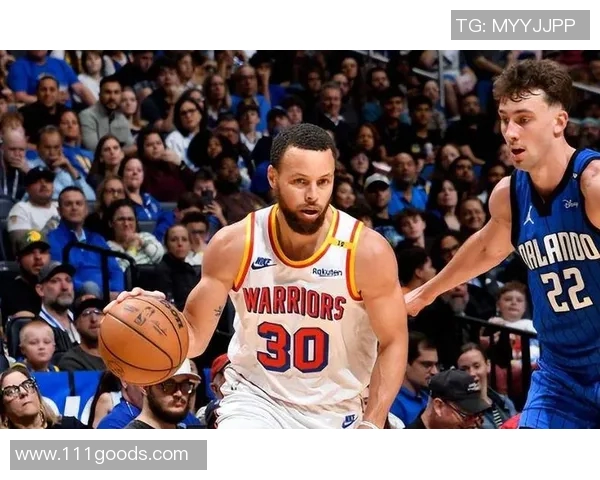 库里为勇士带来胜利，连续5场得分破30分