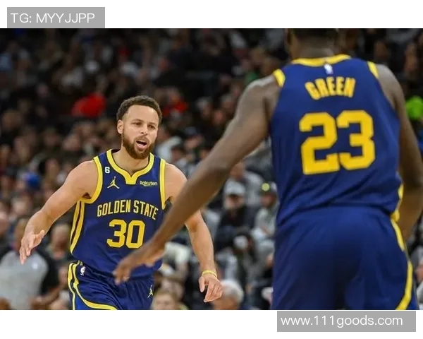 库里在比赛中手感火热，带领勇士逆转湖人获胜