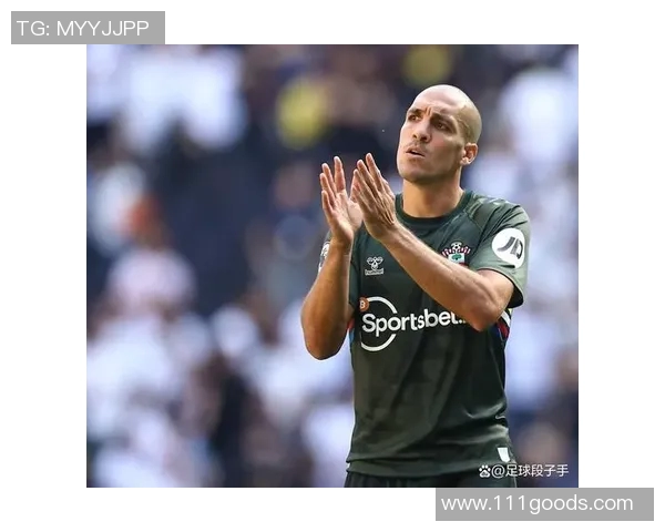 塞维利亚宣布与主教练分手,正在寻找新帅 塞维利亚宣布与主教练分手,正在寻找新帅